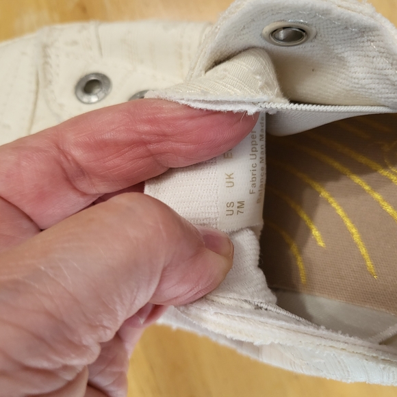 Blowfish White Sneakers Classic Design - Picture 4 of 4